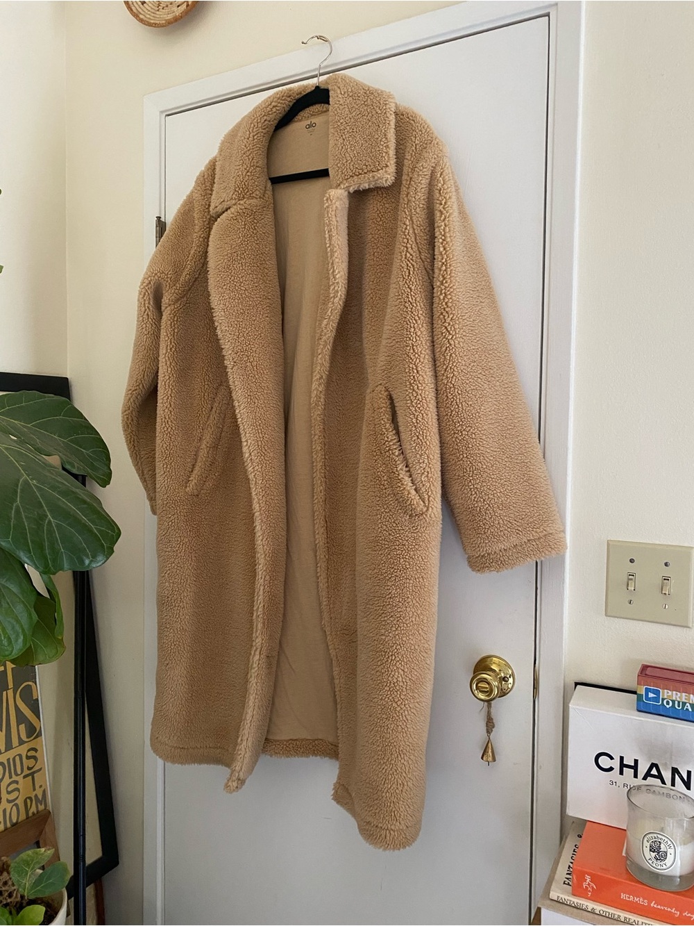 ALO Yoga Plush Teddy Coat in Camel
